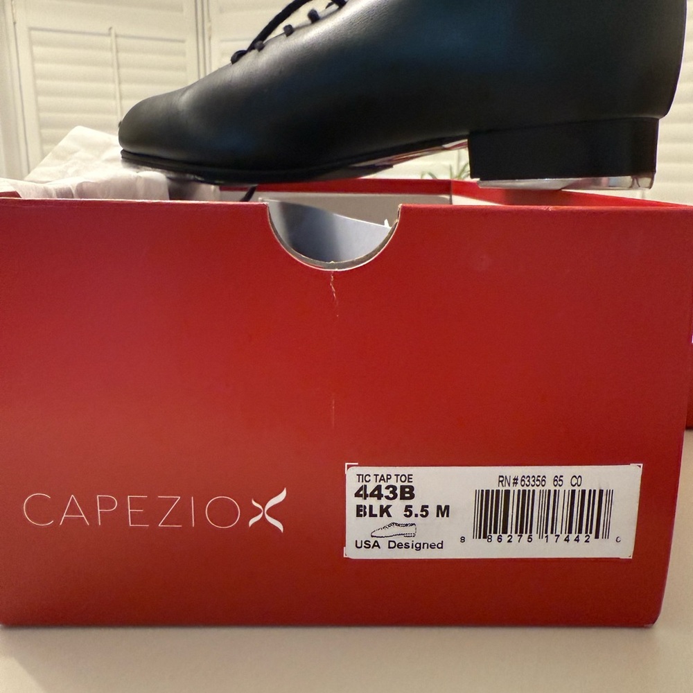NWT Capezio Girls Black Tap Shoes